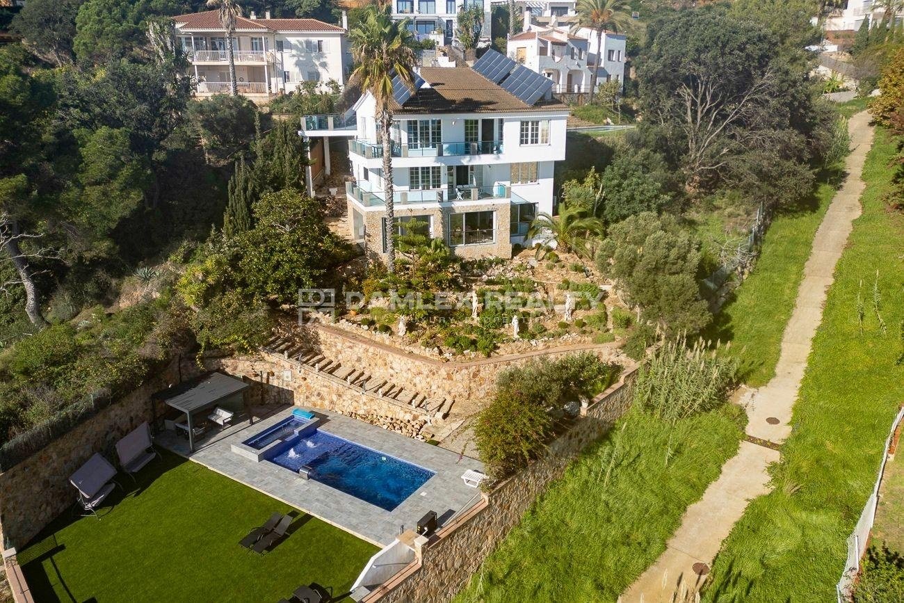 Villa in Lloret de Mar, Girona, Spain 4 bedrooms,  No. 182664