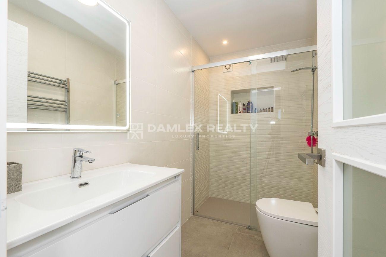 Villa in Lloret de Mar, Girona, Spain 4 bedrooms,  No. 182664