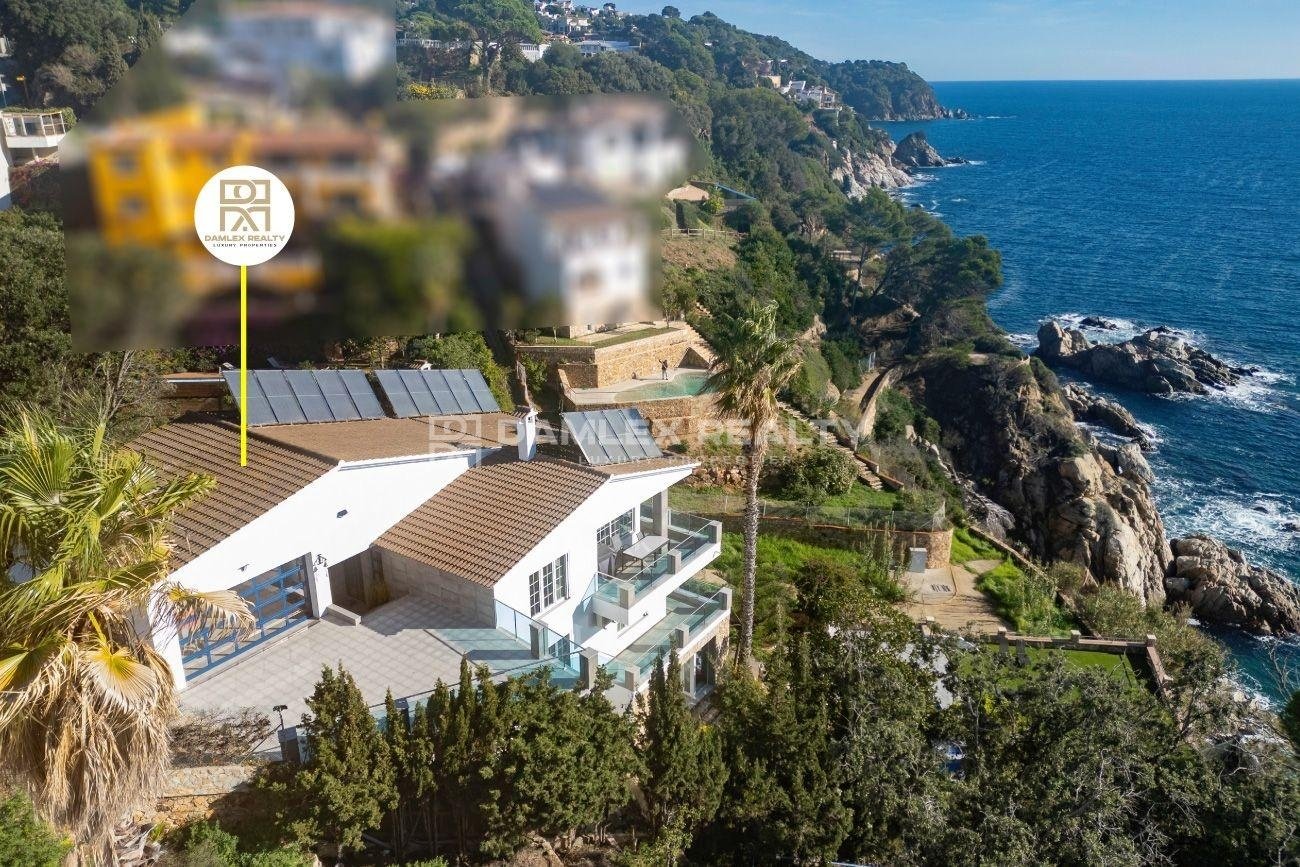 Villa in Lloret de Mar, Girona, Spain 4 bedrooms,  No. 182664