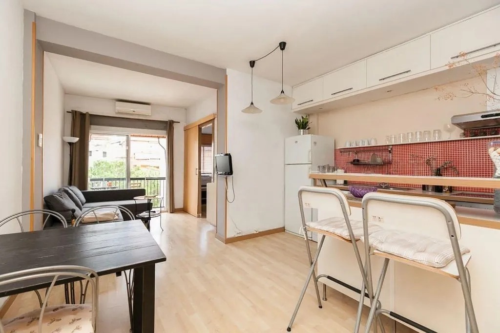 Apartment à Barcelona, Espagne 4 chambres, 110 m2 No. 142822