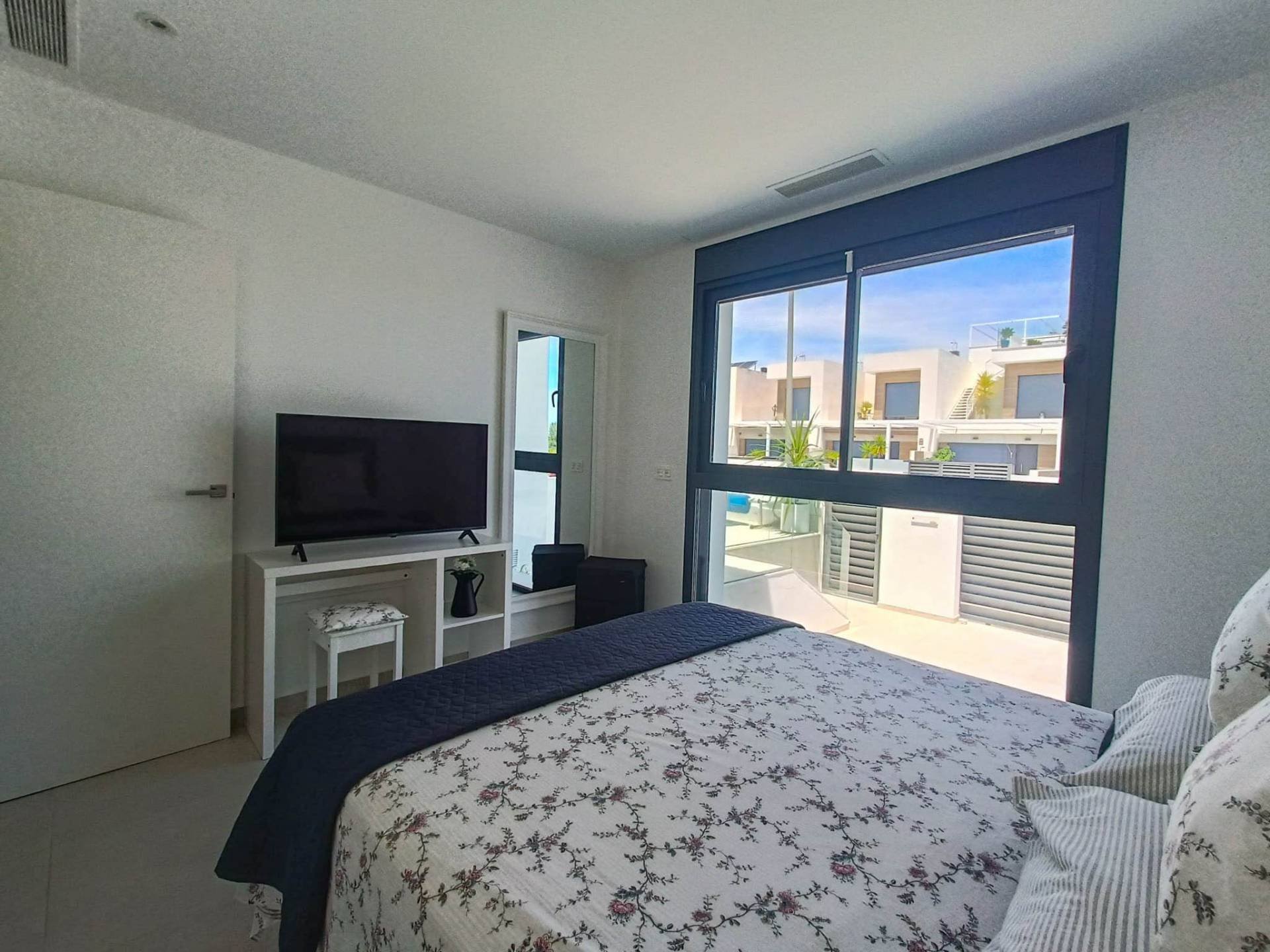 Villa in Rojales, Alicante, Spain 5 bedrooms, 214 sq.m. No. 193136