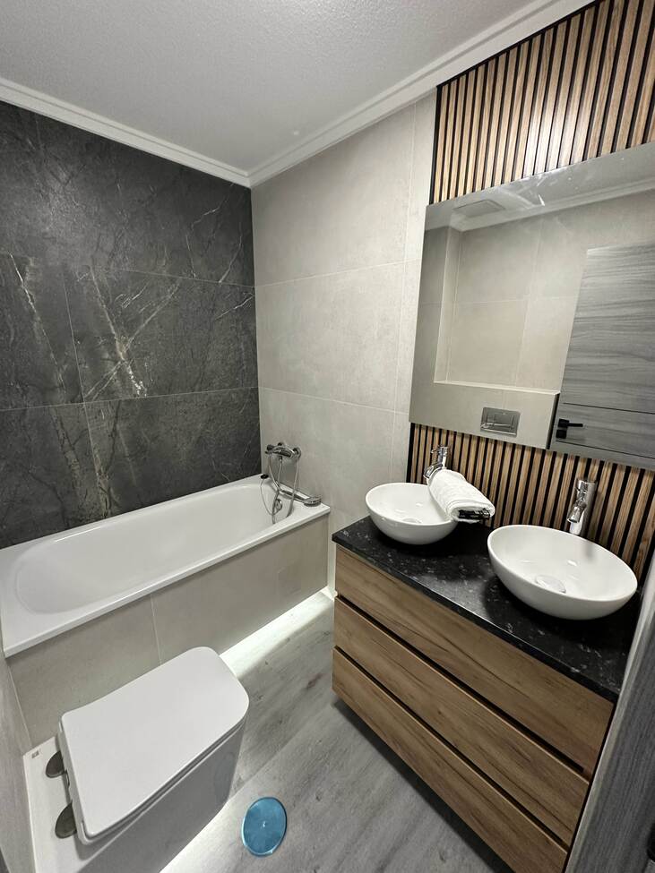 Apartamento en Torrevieja, Alicante, España 3 dormitorios, 75 m2 No. 193130