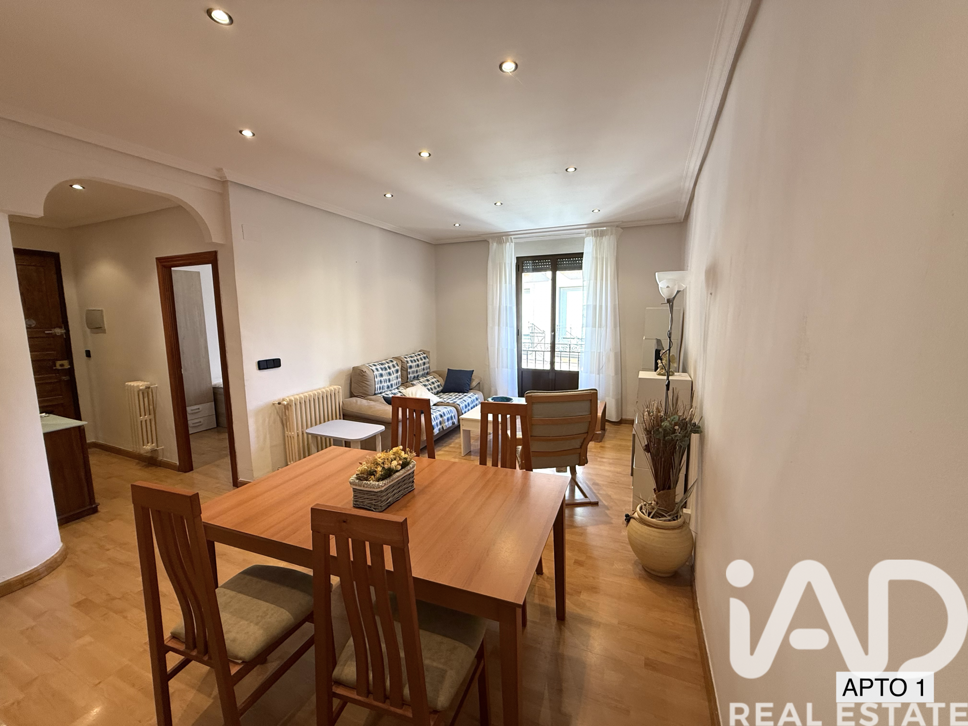 Commercial property à Leon, Espagne 244 m2 No. 172959