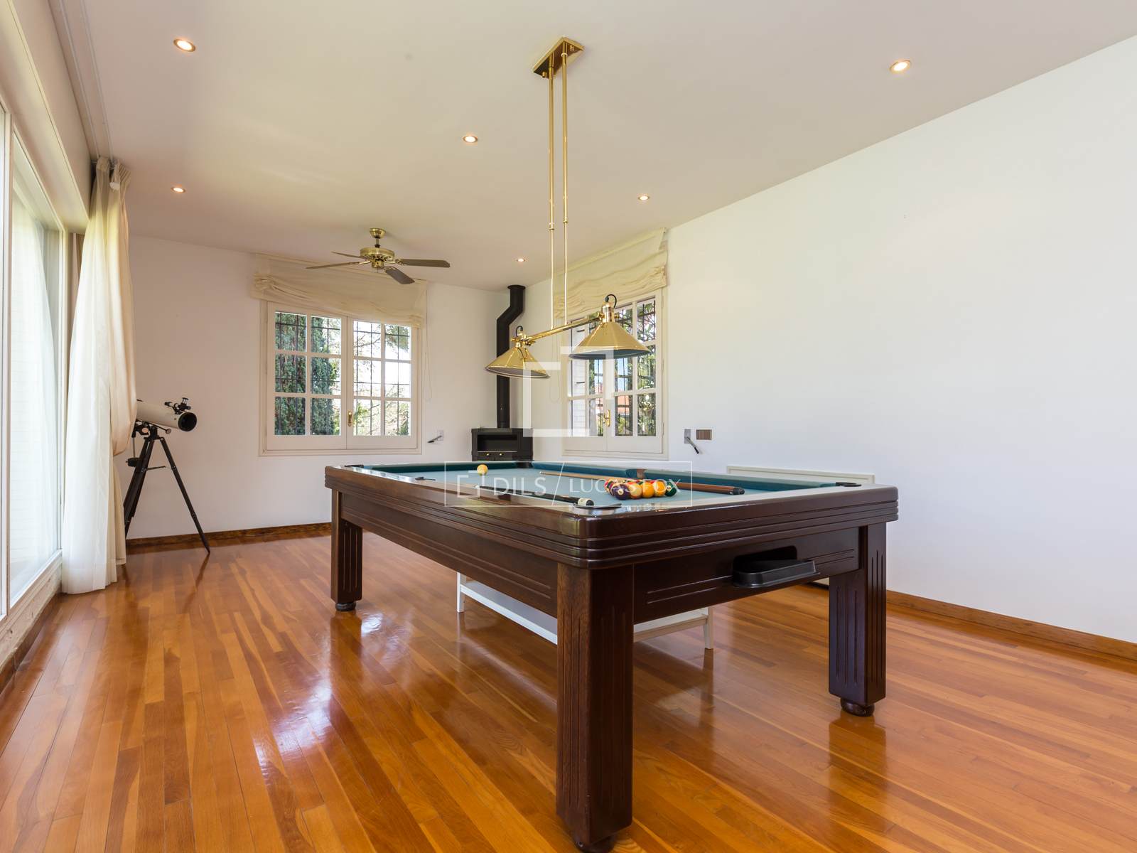 Castles in Sant Just Desvern, Barcelona, Spain 9 bedrooms, 734 sq.m. No. 192602