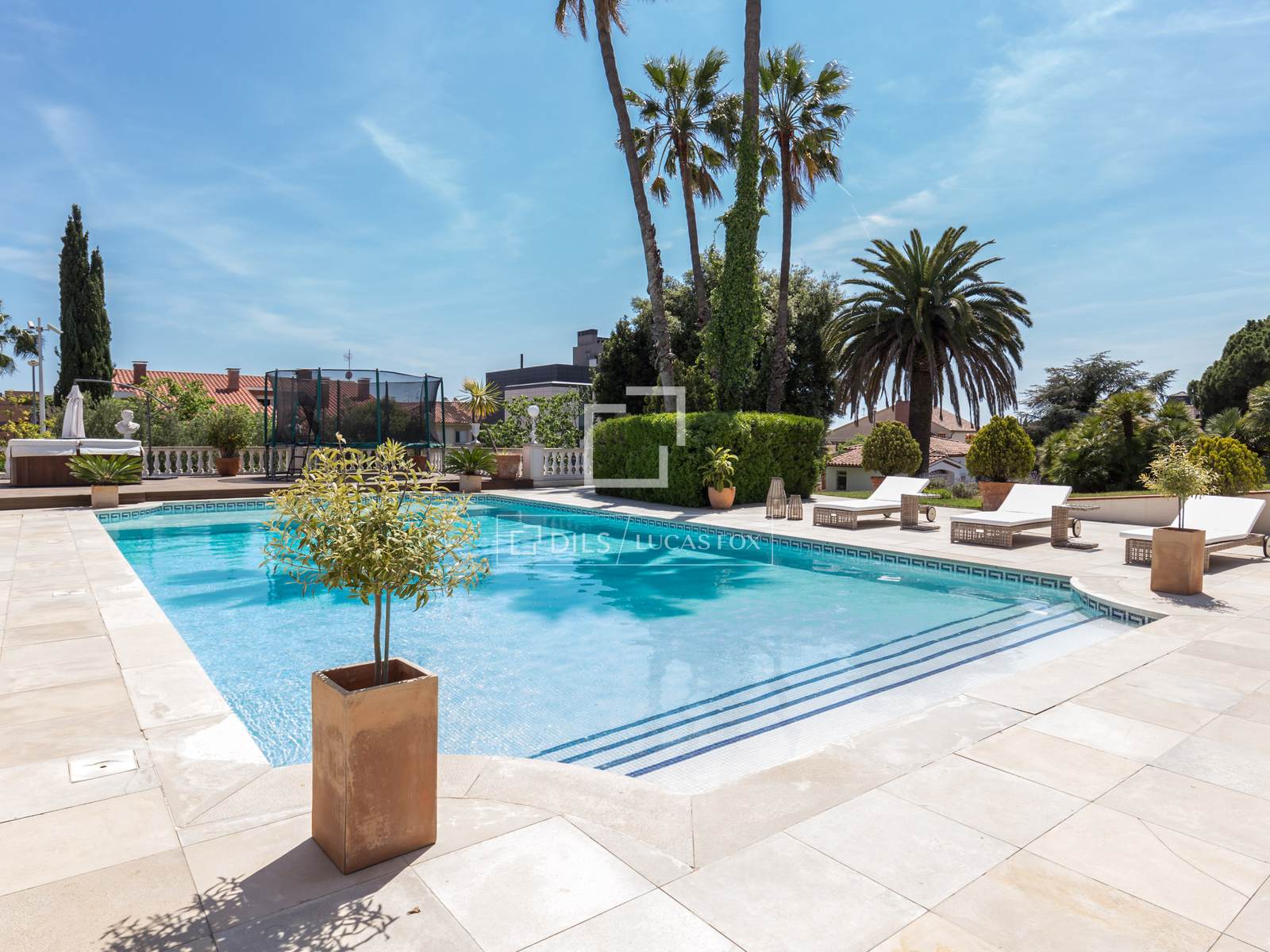 Castles in Sant Just Desvern, Barcelona, Spain 9 bedrooms, 734 sq.m. No. 192602