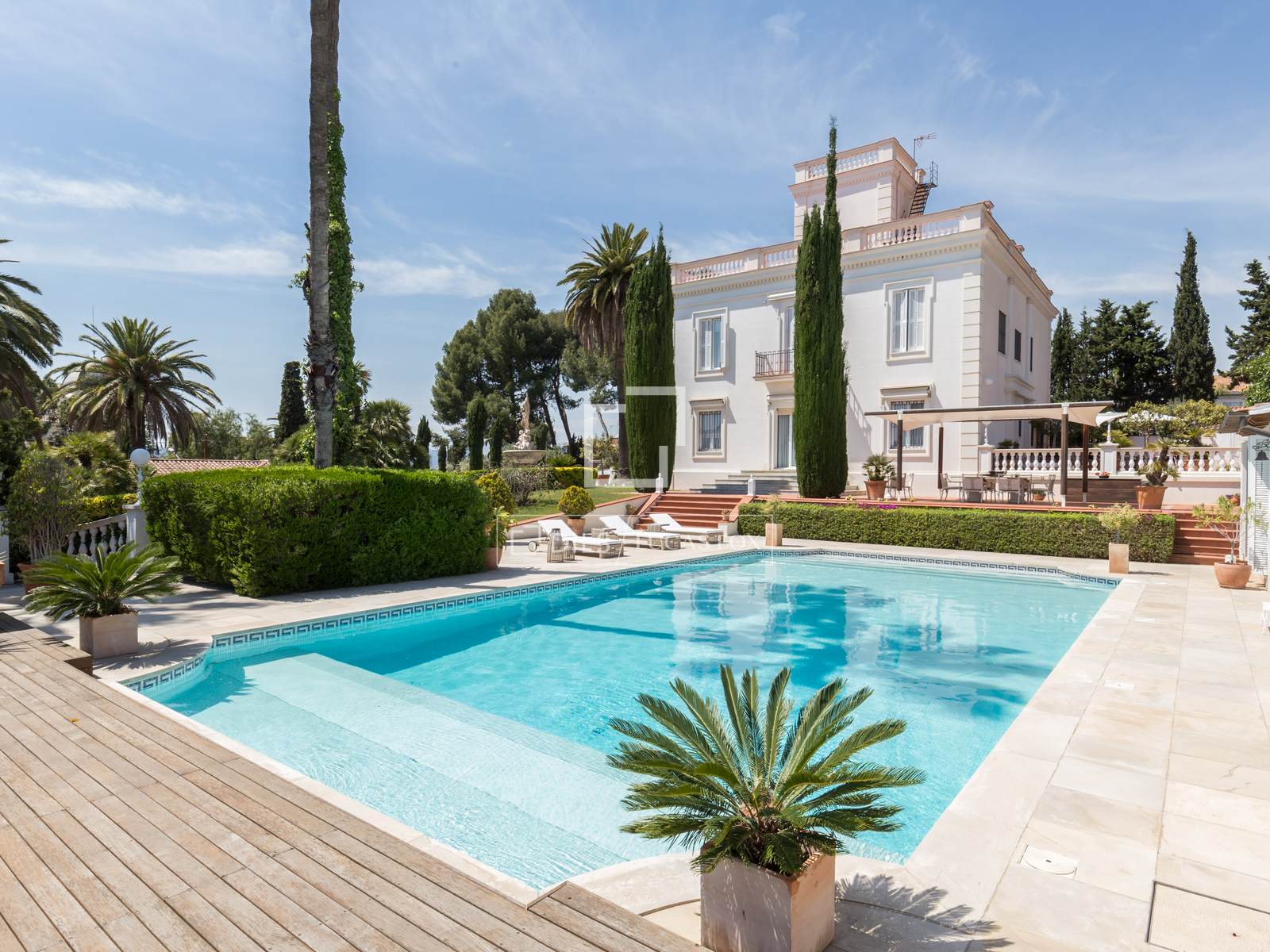 Castles in Sant Just Desvern, Barcelona, Spain 9 bedrooms, 734 sq.m. No. 192602
