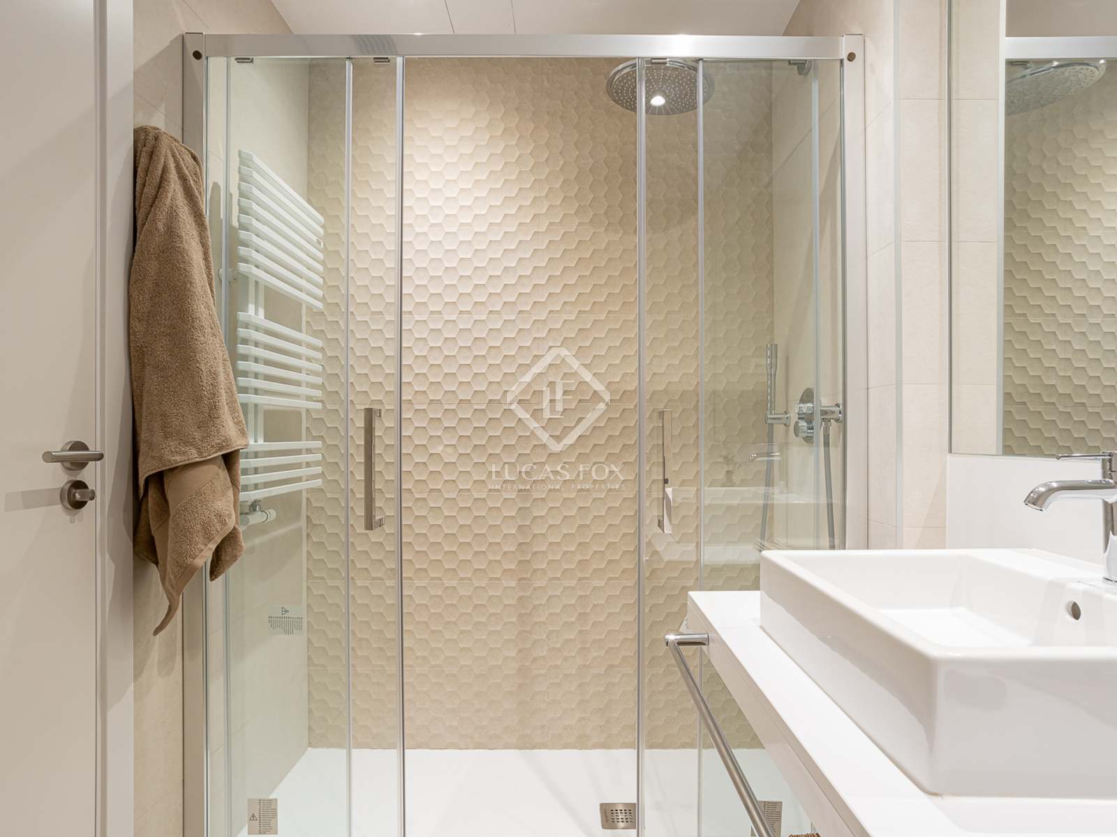 Wohnung in Barcelona, Spanien 3 Schlafzimmer, 94 m2 Nr. 192603