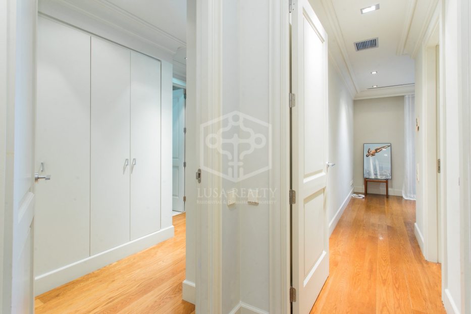 Apartment à Barcelona, Espagne 4 chambres, 210 m2 No. 147743