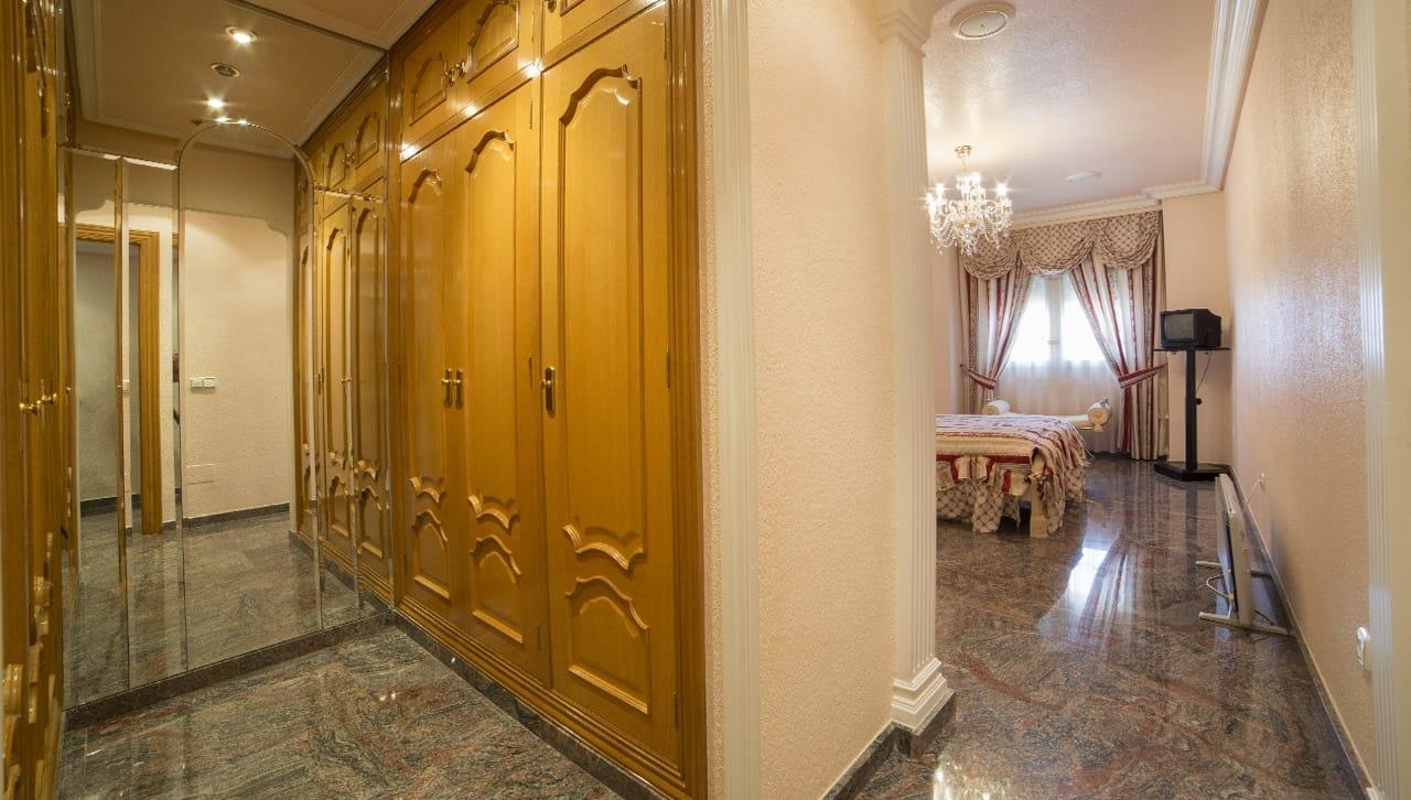 Kamienica w Los Alcazares, Murcia, Hiszpania 5 sypialni, 630 mkw. nr 189337
