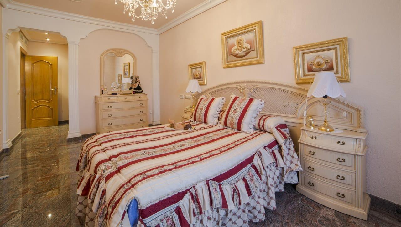 Kamienica w Los Alcazares, Murcia, Hiszpania 5 sypialni, 630 mkw. nr 189337