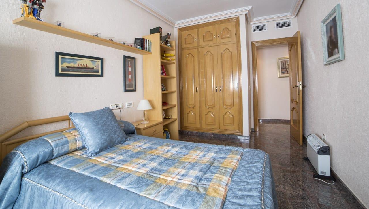 Kamienica w Los Alcazares, Murcia, Hiszpania 5 sypialni, 630 mkw. nr 189337
