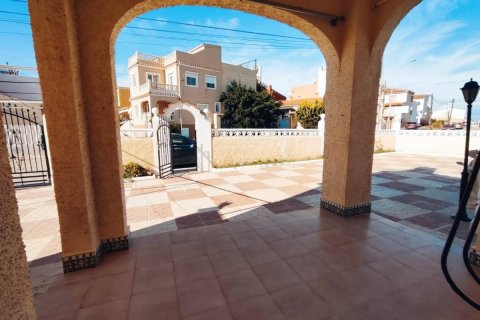 Villa a San Fulgencio, Alicante, Spagna 4 camere da letto, 90 mq. N° 112909
