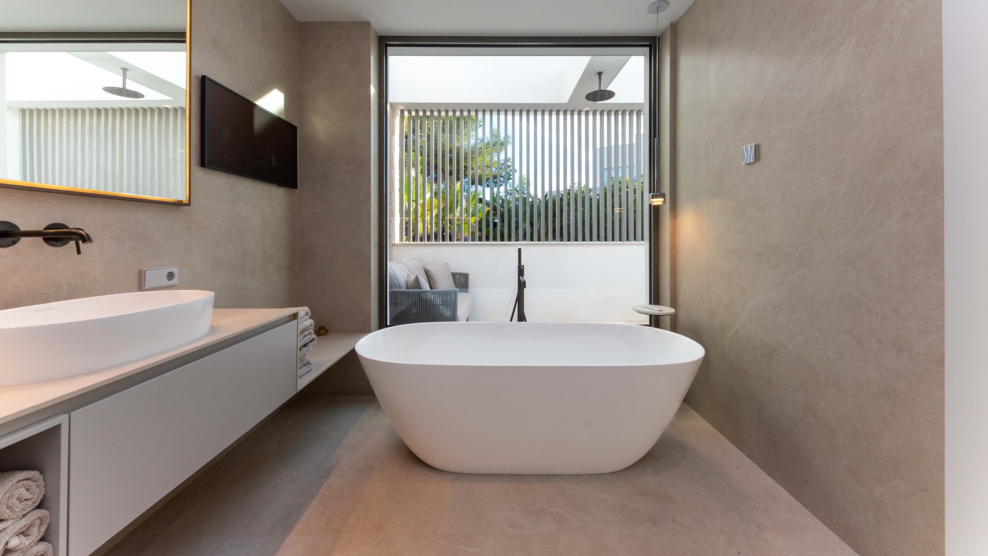 Villa in Cala Vinyes, Mallorca, Spain 5 bedrooms, 686 sq.m. No. 140088