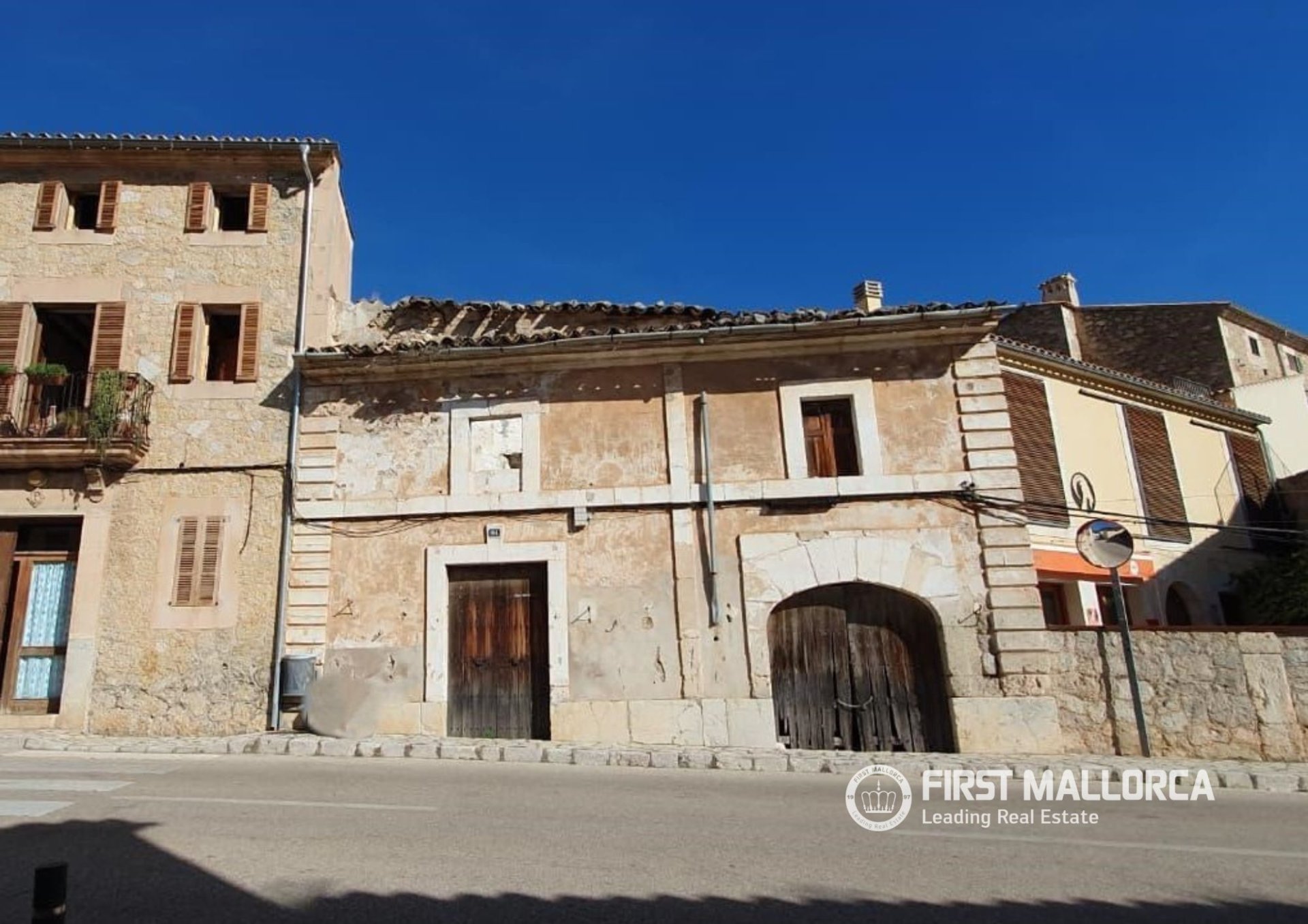 Kaupunkipientalo Caimari, Mallorca, Espanja 4 makuuhuonetta, 206 m2 No. 193657