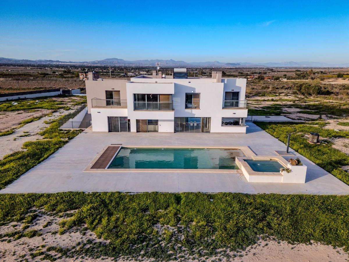 Villa à La Marina, Alicante, Espagne 5 chambres, 506 m2 No. 148925