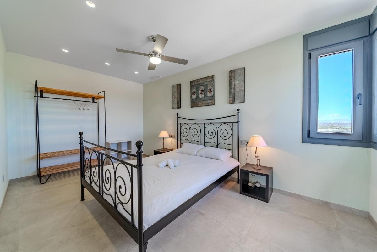 Villa à La Marina, Alicante, Espagne 5 chambres, 506 m2 No. 148925