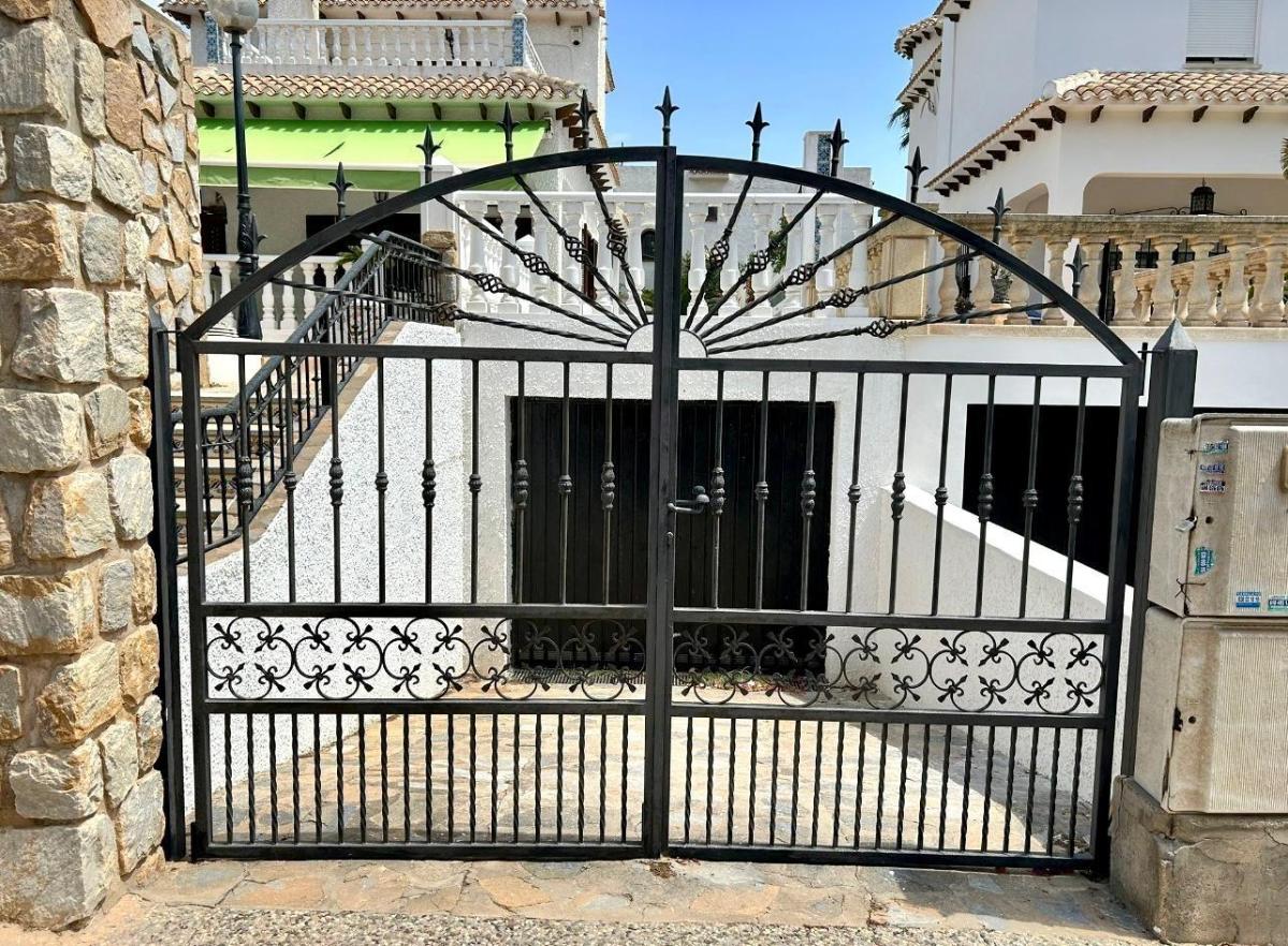 Villa in Alicante, Spanien 4 Schlafzimmer, 184 m2 Nr. 148922