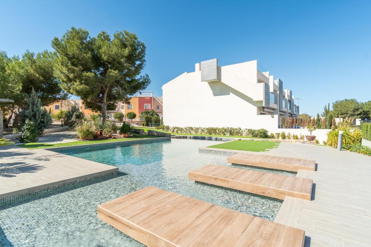 Bungalow a Torrevieja, Alicante, Spagna 3 camere da letto, 82 mq. N° 148924