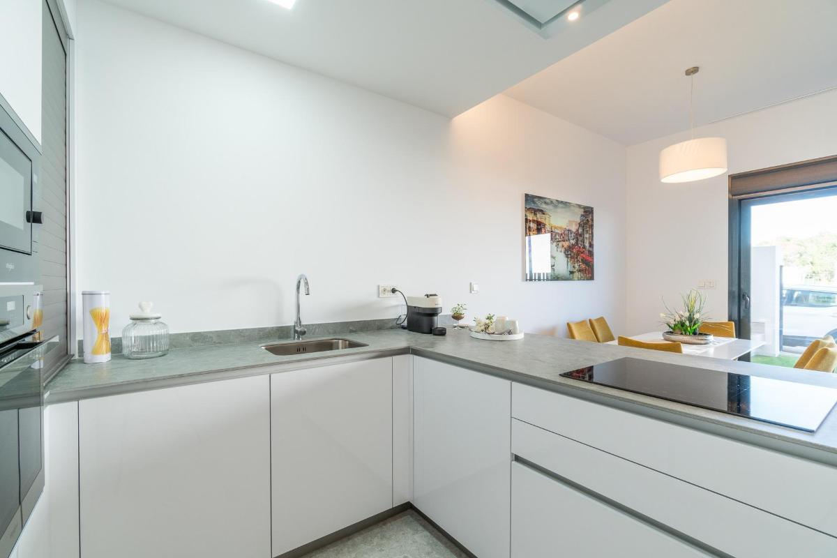 Bungalow a Torrevieja, Alicante, Spagna 3 camere da letto, 82 mq. N° 148924