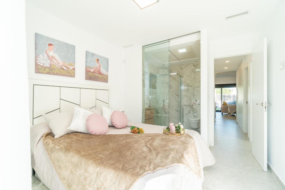 Bungalow a Torrevieja, Alicante, Spagna 3 camere da letto, 82 mq. N° 148924