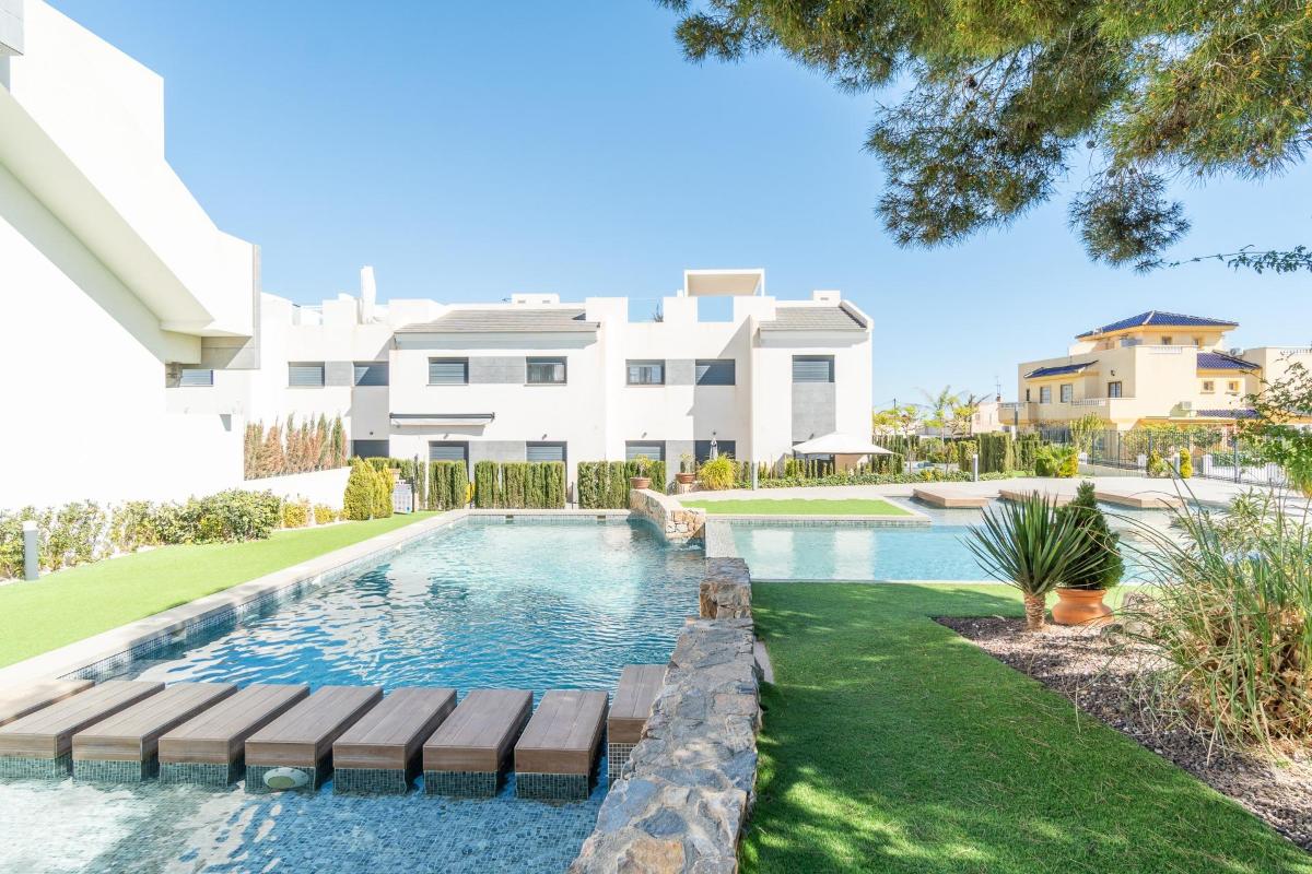 Bungalow a Torrevieja, Alicante, Spagna 3 camere da letto, 82 mq. N° 148924