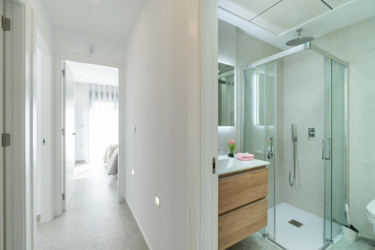 Bungalow a Torrevieja, Alicante, Spagna 3 camere da letto, 82 mq. N° 148924
