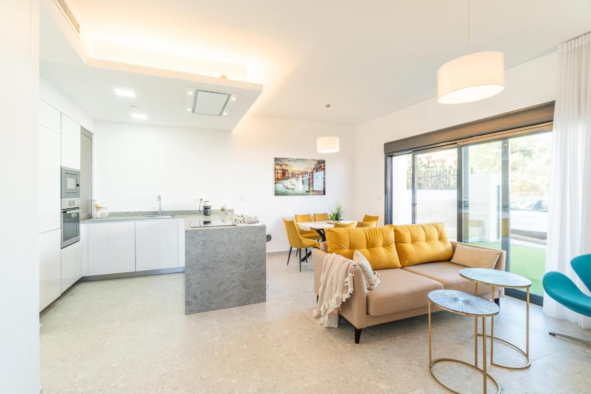 Bungalow a Torrevieja, Alicante, Spagna 3 camere da letto, 82 mq. N° 148924