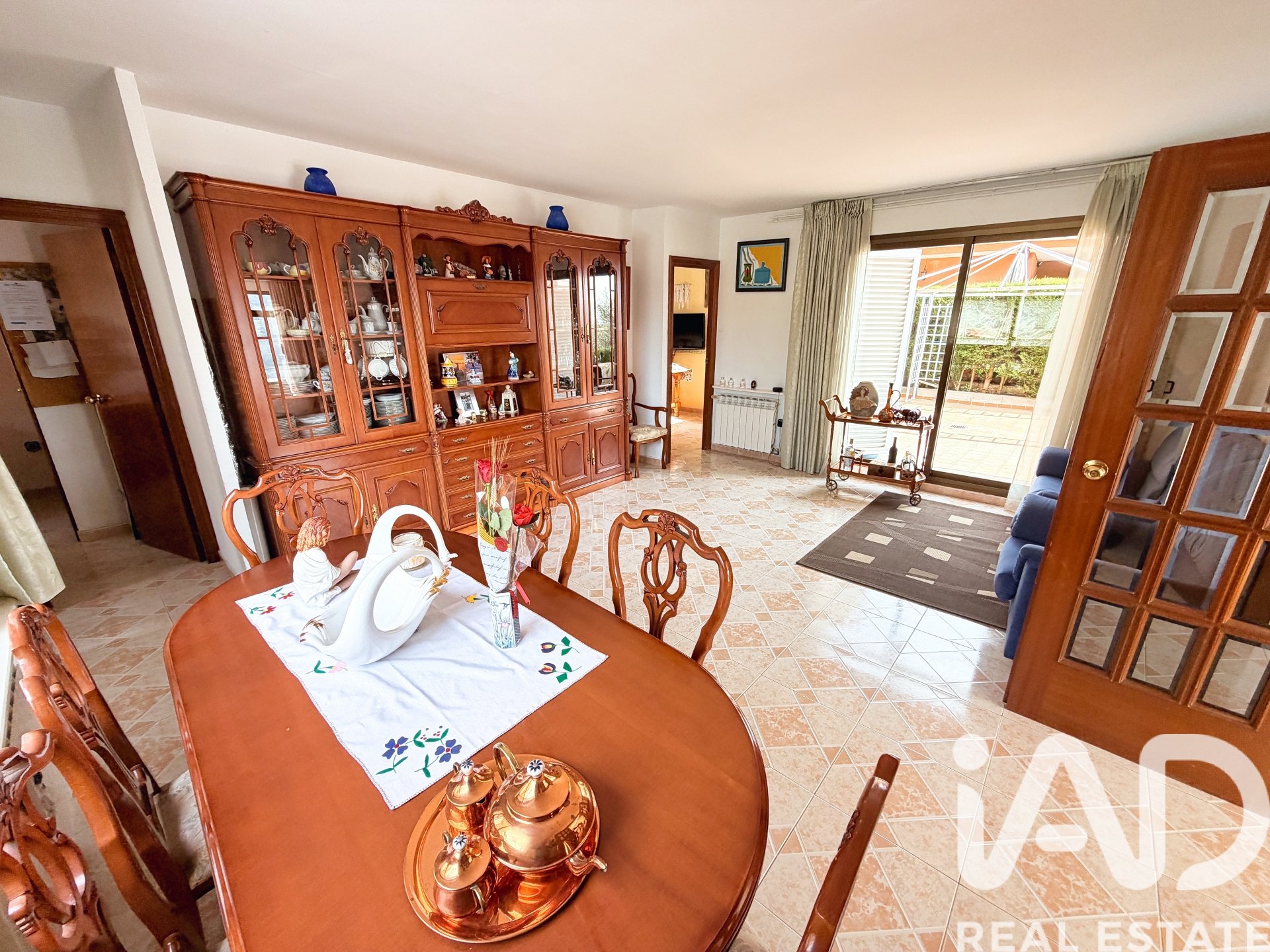 Hus i Vallirana, Barcelona, Spanien 6 sovrum, 397 kvm. Nr. 172441