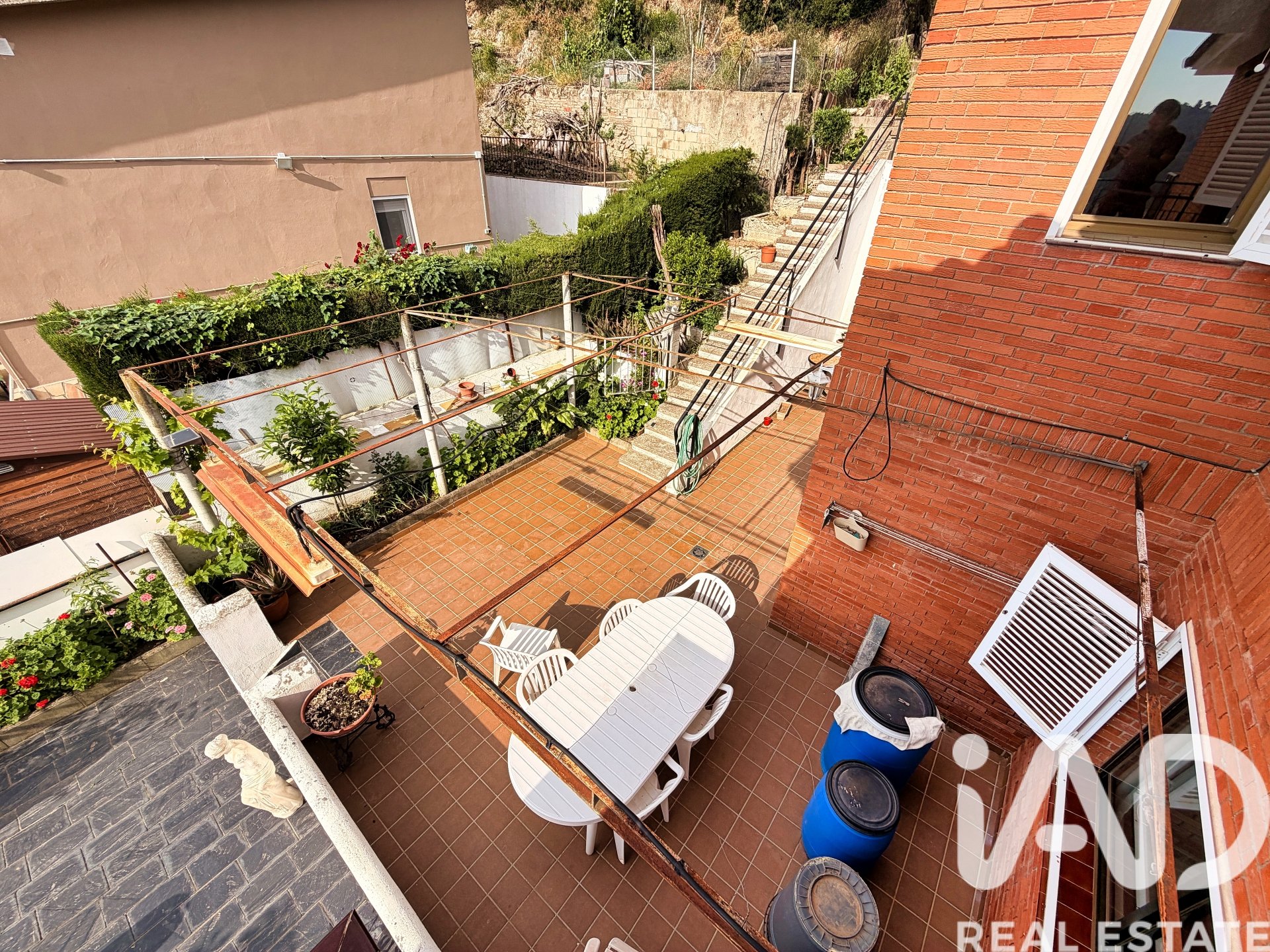 Hus i Vallirana, Barcelona, Spanien 6 sovrum, 397 kvm. Nr. 172441