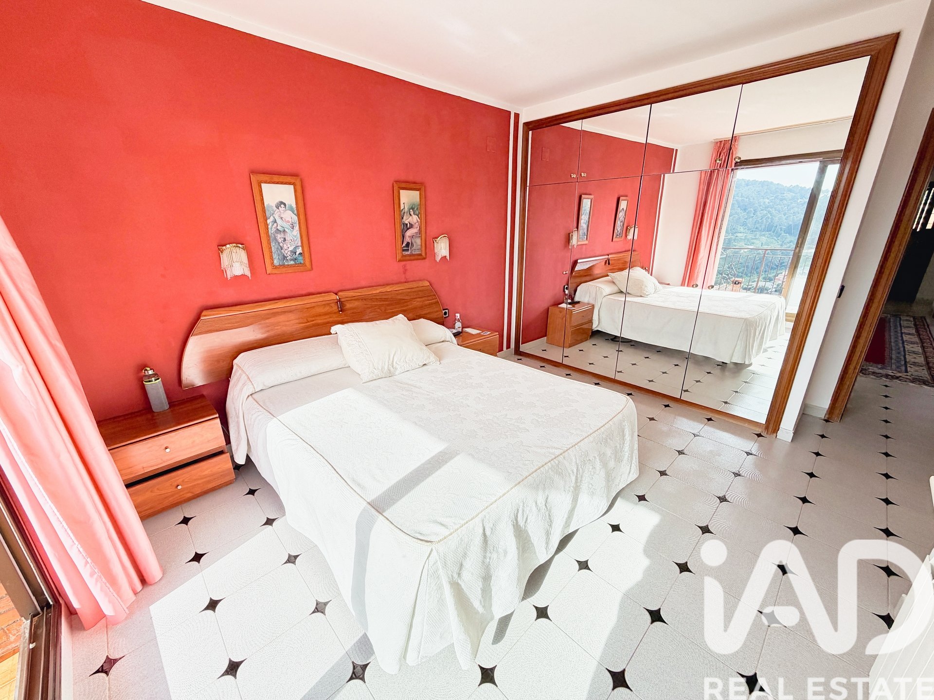 Hus i Vallirana, Barcelona, Spanien 6 sovrum, 397 kvm. Nr. 172441