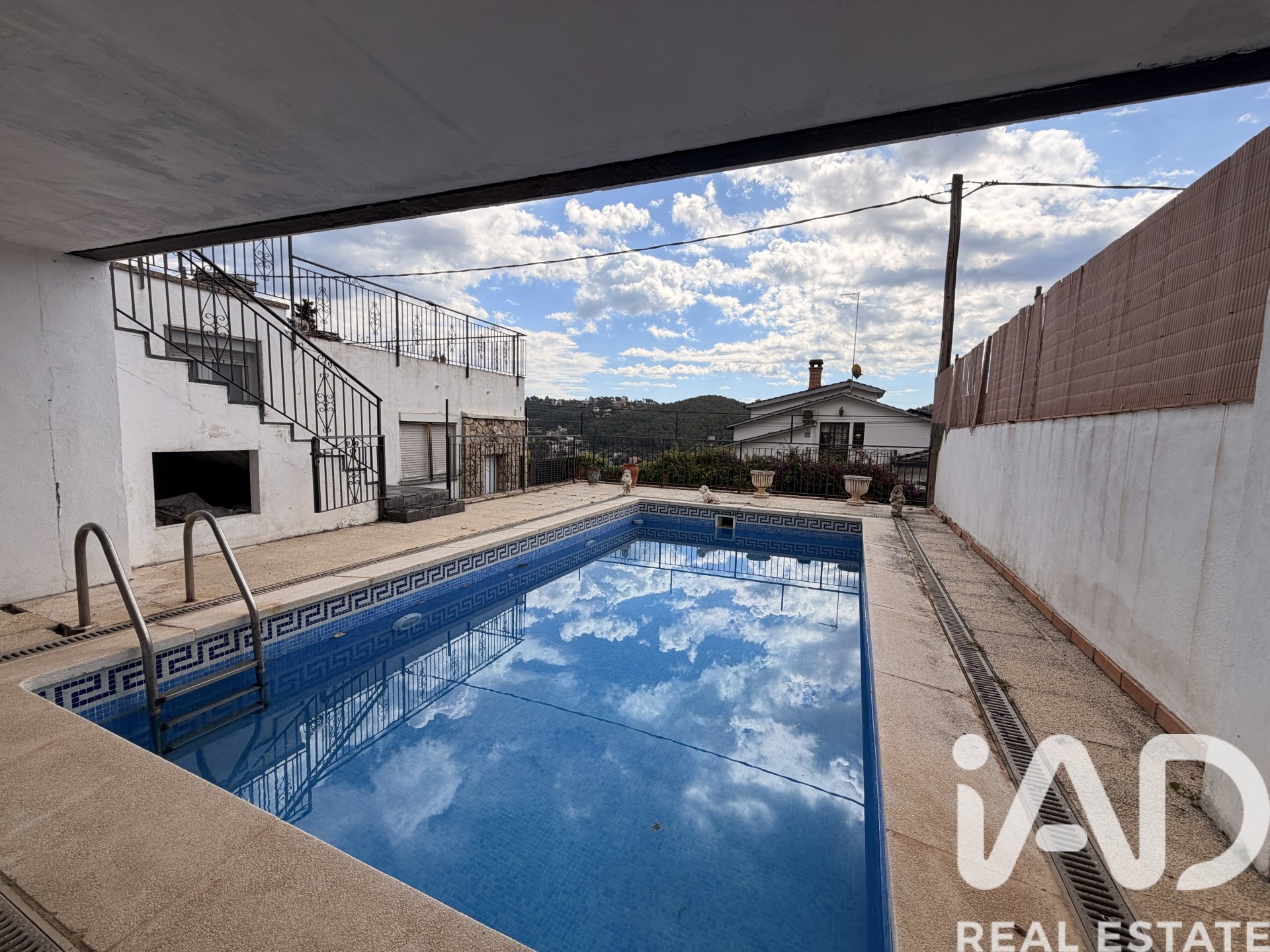 Hus i Vallirana, Barcelona, Spanien 6 sovrum, 397 kvm. Nr. 172441