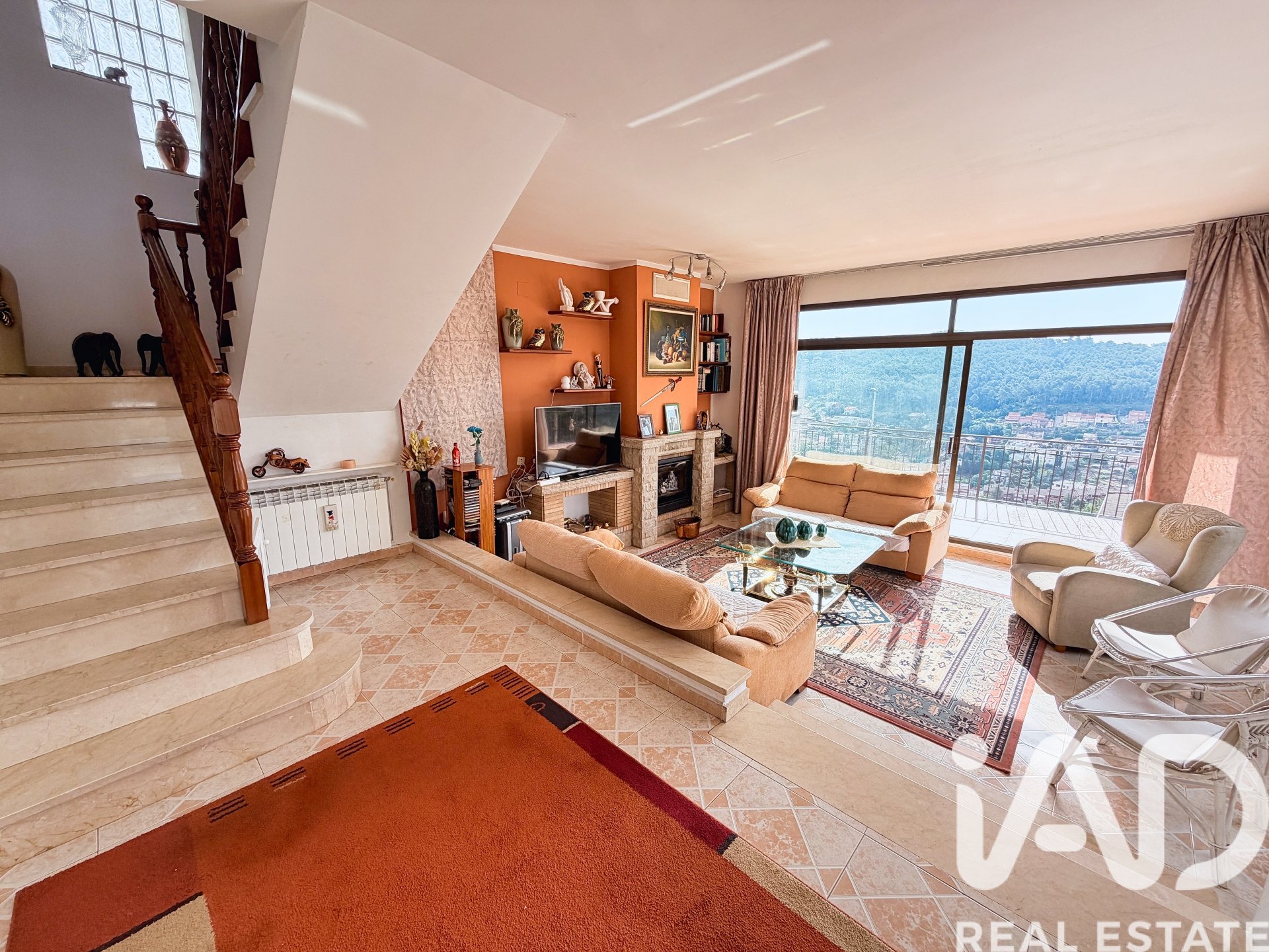 Hus i Vallirana, Barcelona, Spanien 6 sovrum, 397 kvm. Nr. 172441