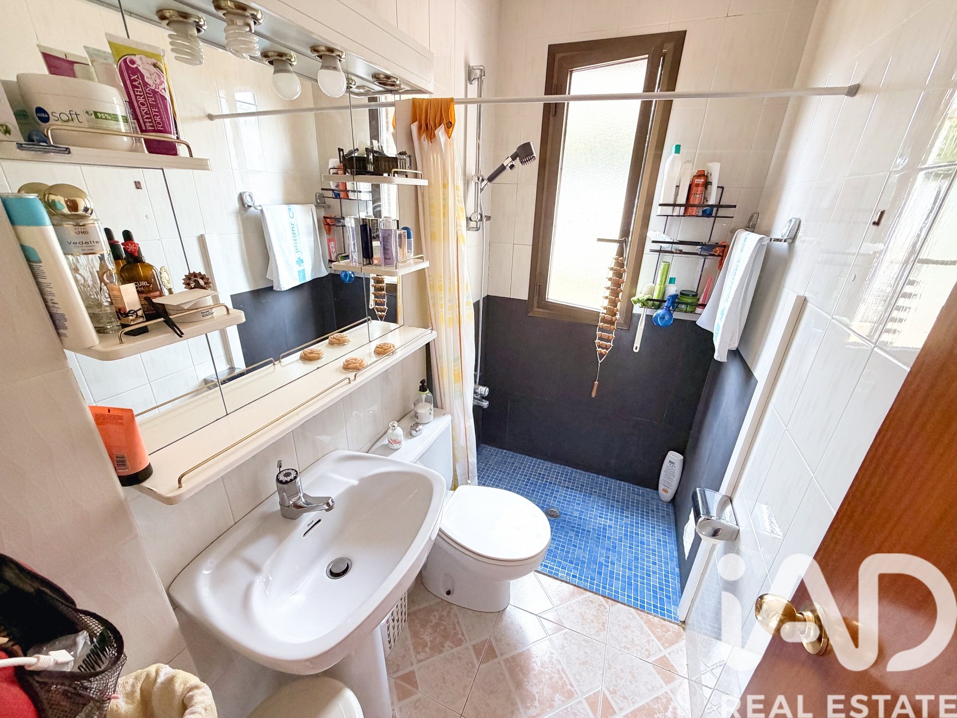 Hus i Vallirana, Barcelona, Spanien 6 sovrum, 397 kvm. Nr. 172441