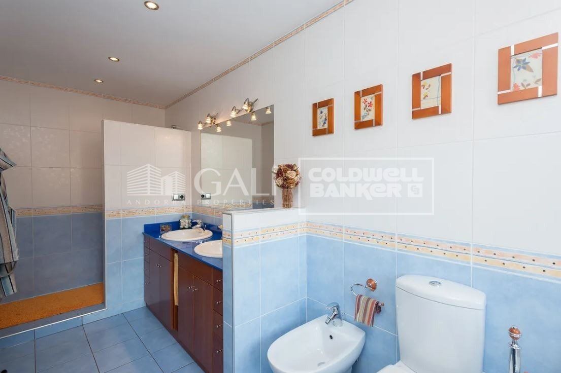 Huvila Principado De Andorra (Ninguna Poblacion Tiene C.P.), Lleida, Espanja 5 makuuhuonetta, 600 m2 No. 160339