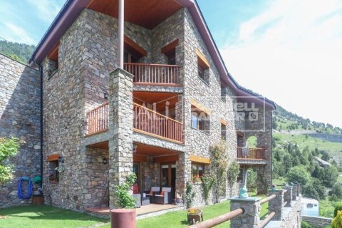 Villa Principado De Andorra (Ninguna Poblacion Tiene C.P.), Lleida, Spānijā 5 istabas, 600 m2 Nr. 160339