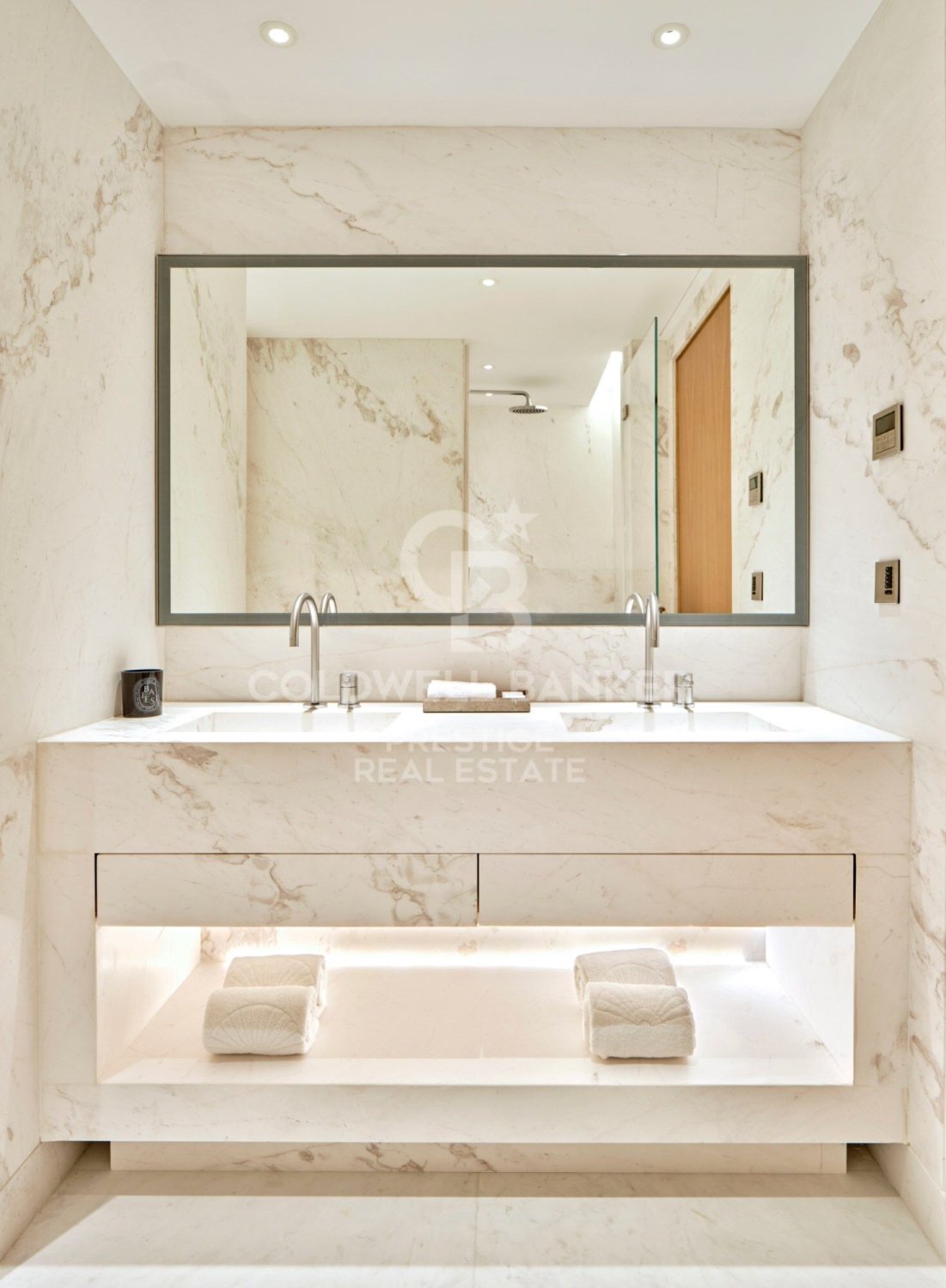 Huoneisto Barcelona, Espanja 2 makuuhuonetta, 292 m2 No. 160336