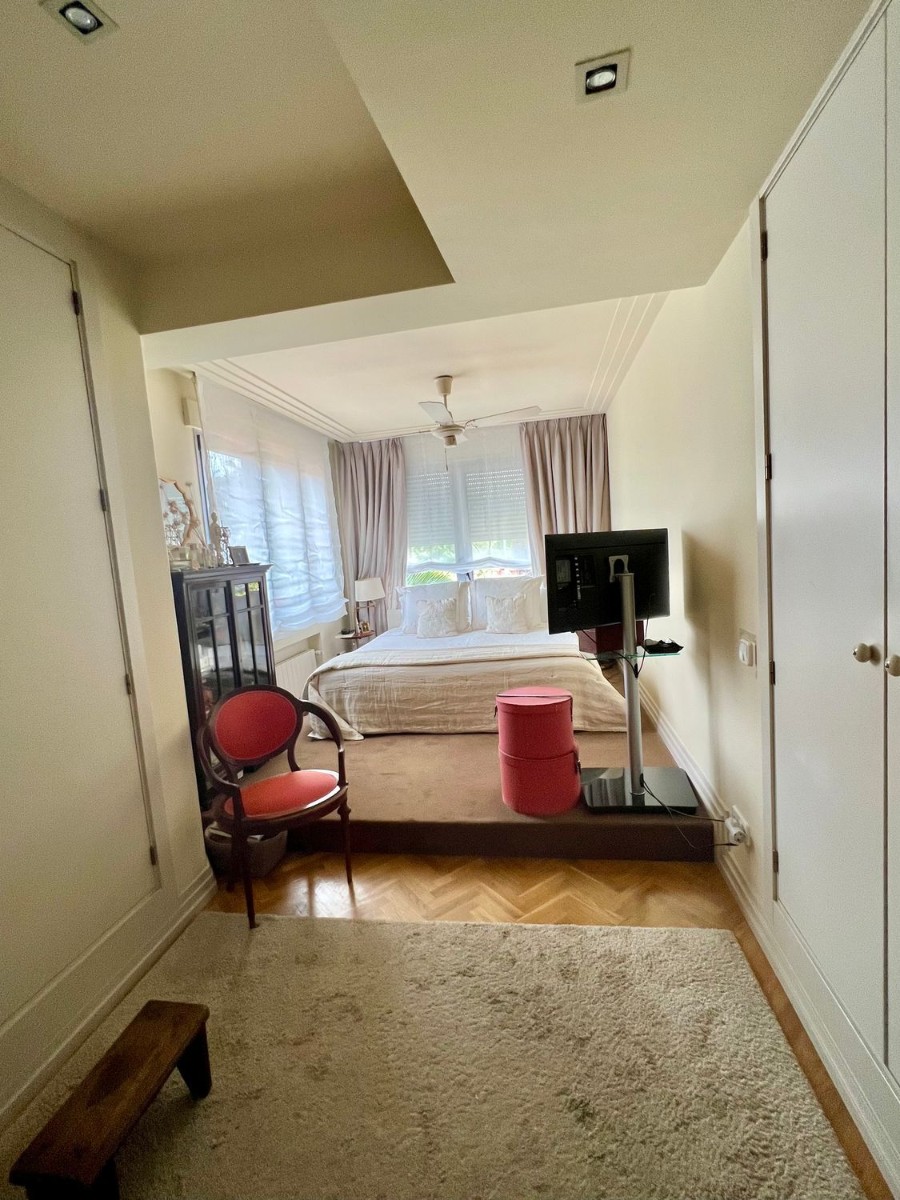 Tvåvåningslägenhet i Madrid, Spanien 3 sovrum, 285 kvm. Nr. 143128