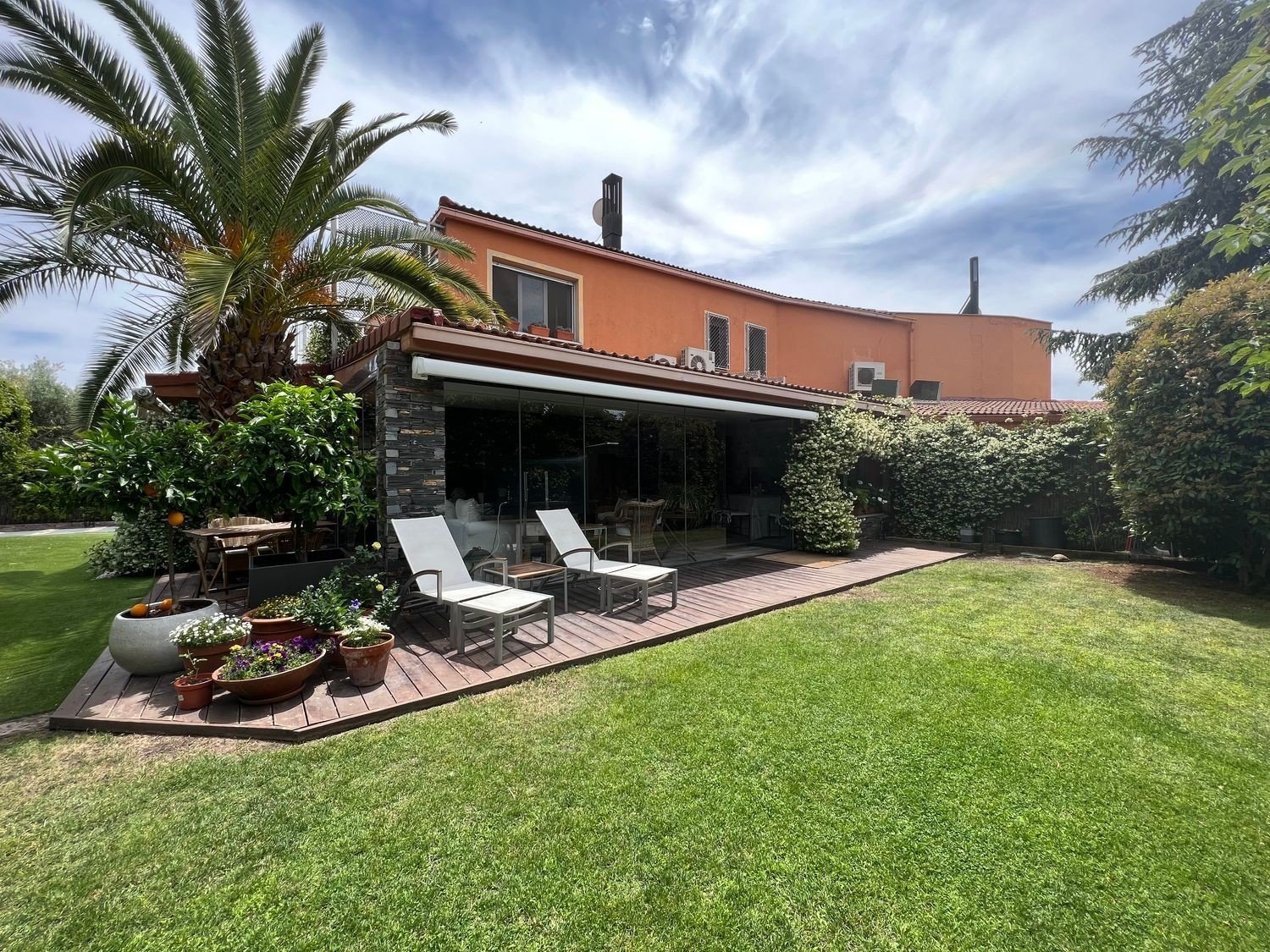 Tvåvåningslägenhet i Madrid, Spanien 3 sovrum, 285 kvm. Nr. 143128
