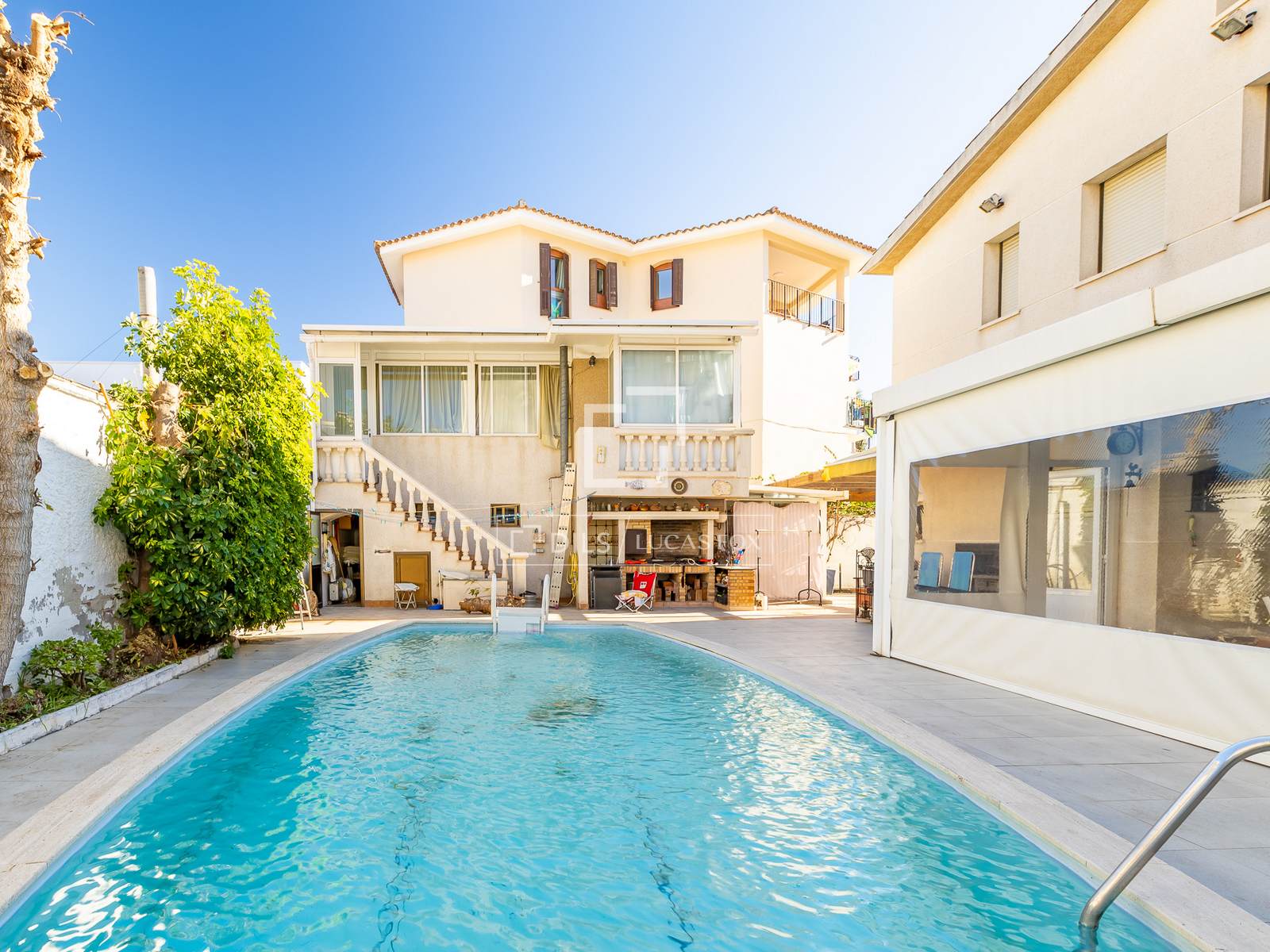 Villa in Castelldefels, Barcelona, Spain 5 bedrooms, 296 sq.m. No. 150585