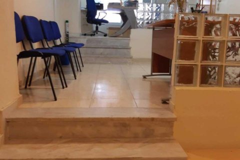 Commercial property à Torrevieja, Alicante, Espagne 50 m2 No. 183839