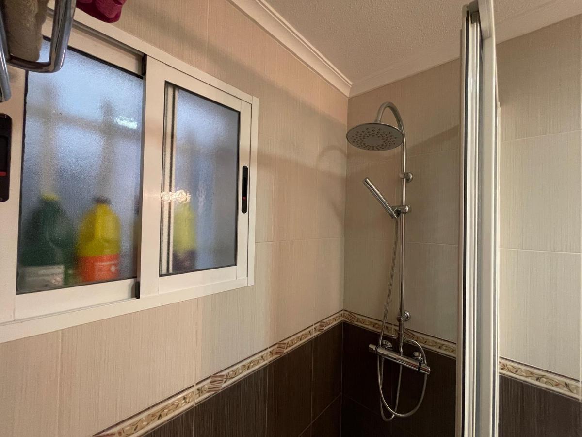 Apartment in Torrevieja, Alicante, Spain 2 bedrooms, 65 sq.m. No. 183838