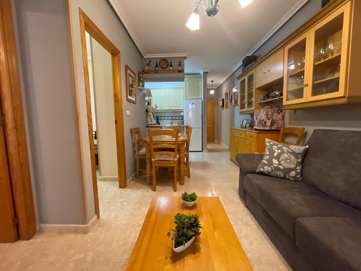 Apartment in Torrevieja, Alicante, Spain 2 bedrooms, 65 sq.m. No. 183838