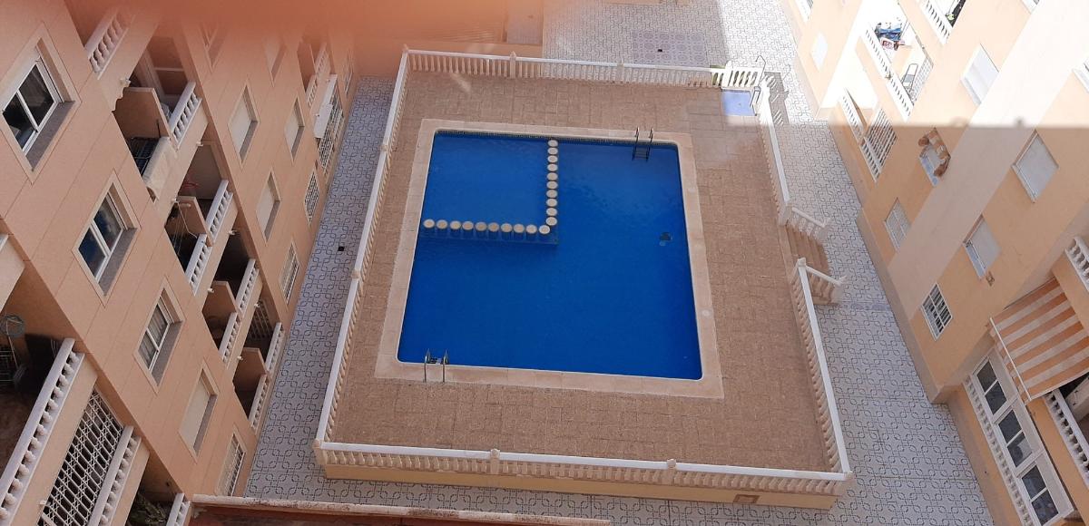 Apartment in Torrevieja, Alicante, Spain 2 bedrooms, 65 sq.m. No. 183838