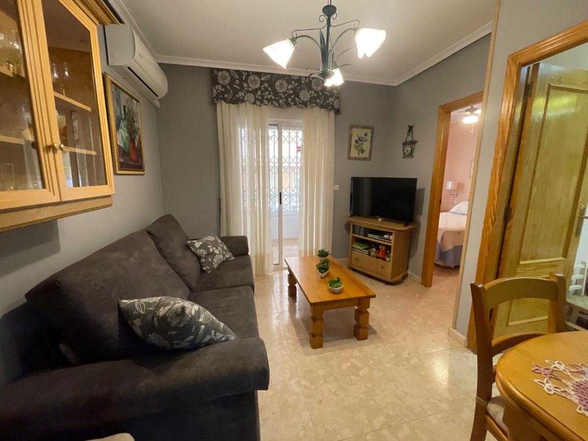 Apartment in Torrevieja, Alicante, Spain 2 bedrooms, 65 sq.m. No. 183838
