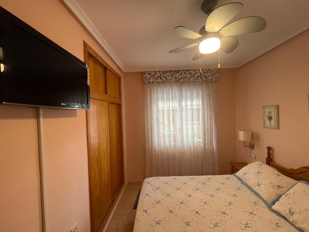 Apartment in Torrevieja, Alicante, Spain 2 bedrooms, 65 sq.m. No. 183838