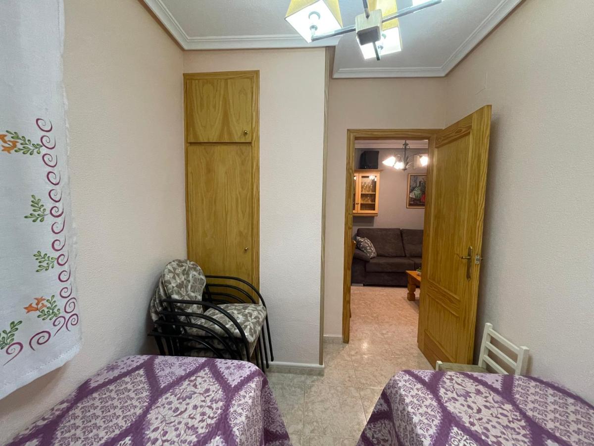 Apartment in Torrevieja, Alicante, Spain 2 bedrooms, 65 sq.m. No. 183838