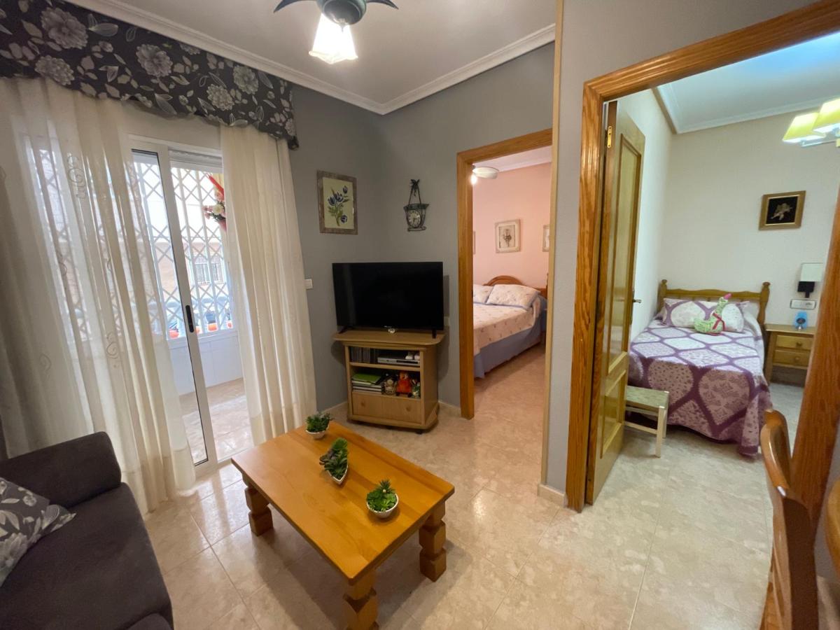 Apartment in Torrevieja, Alicante, Spain 2 bedrooms, 65 sq.m. No. 183838