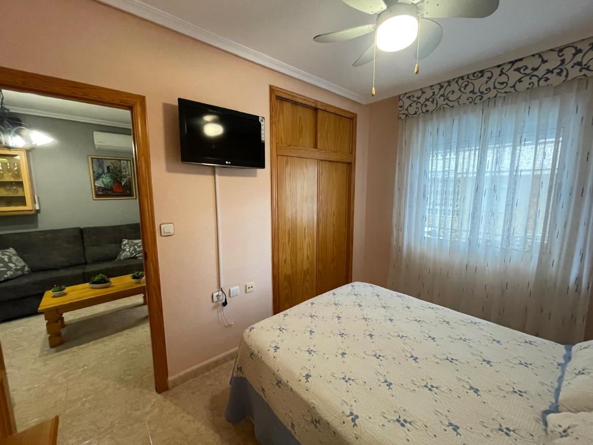 Apartment in Torrevieja, Alicante, Spain 2 bedrooms, 65 sq.m. No. 183838