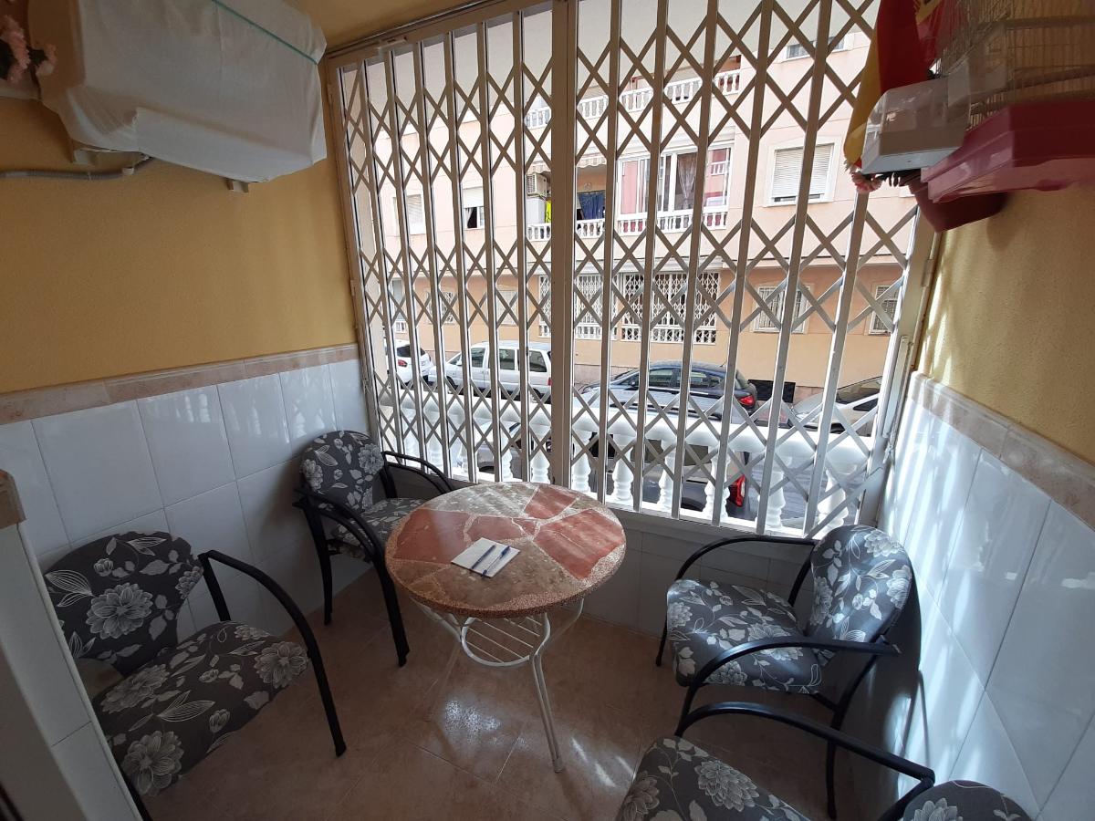Apartment in Torrevieja, Alicante, Spain 2 bedrooms, 65 sq.m. No. 183838