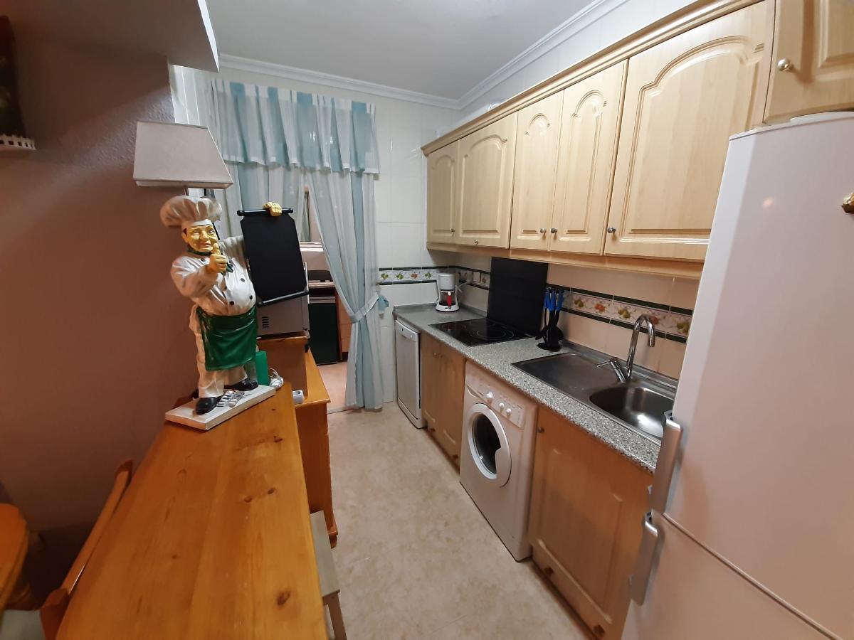 Apartment in Torrevieja, Alicante, Spain 2 bedrooms, 65 sq.m. No. 183838